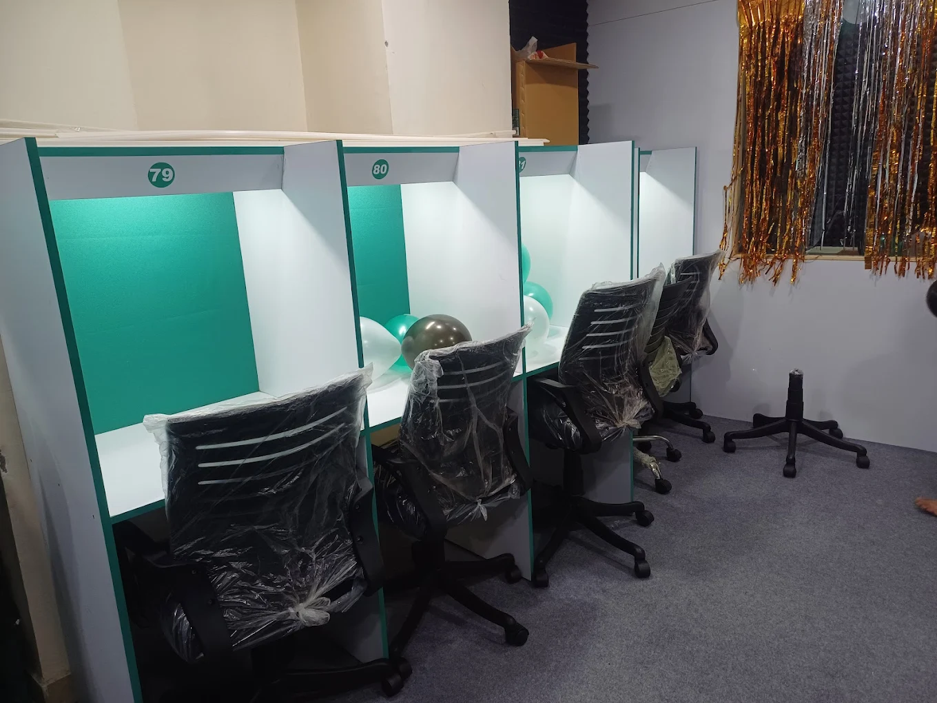 Booths, ready to study